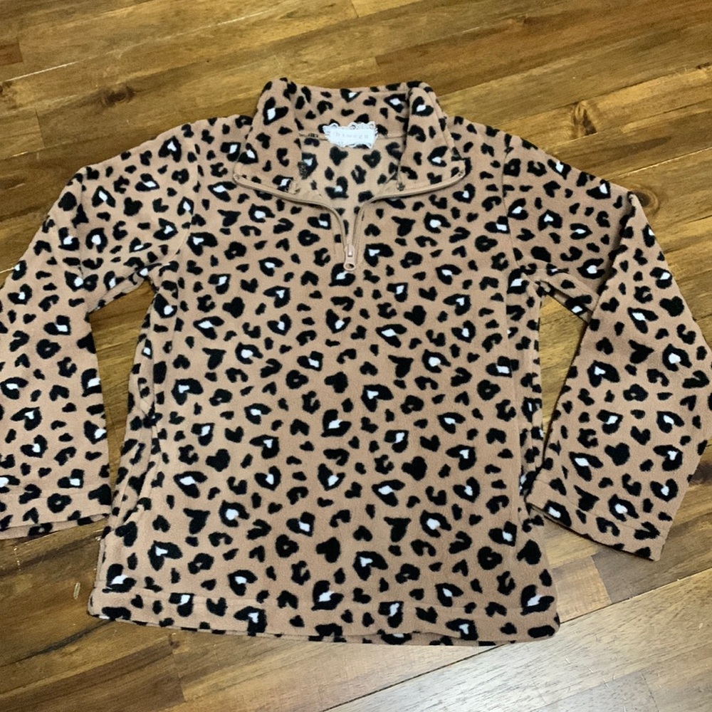 Sweater for girl, cheetah print. Size 8.